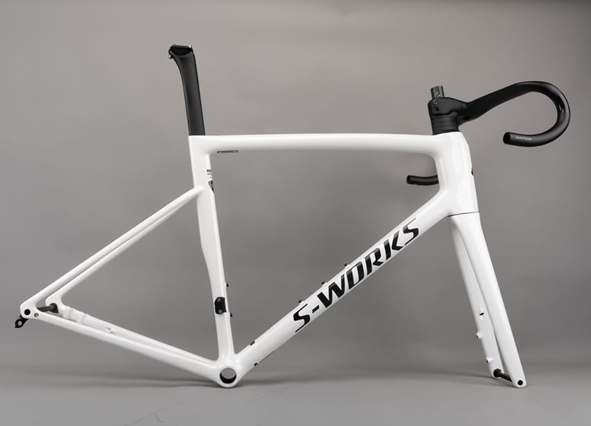 Vehicle traveling data recorder